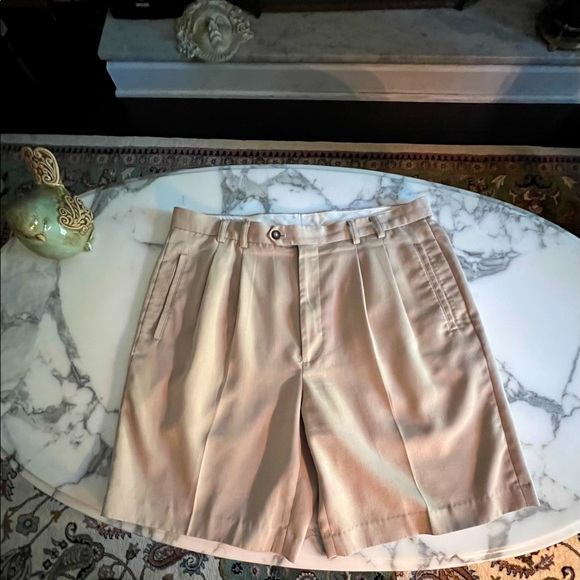 Mens Cutter & Buck Khaki Shorts - Picture 1 of 5